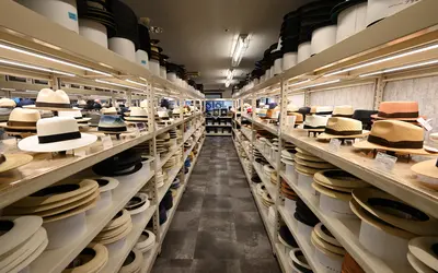 1,700以上の帽子が並ぶ!!『時谷堂百貨』が来店型帽子倉庫をオープン！