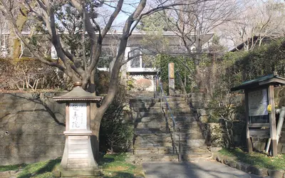 自然に帰る・お参りできる”樹木葬” 八王子市川口町の『東京里山墓苑』