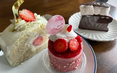 見た目も美しいケーキの数々！南大沢の人気店『パティスリーメゾンドゥース』