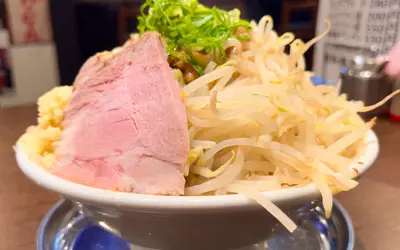 【閉店】『豚骨ソバ かなえ』西八王子駅前で“二郎風”が食べられるって知ってた！？