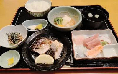 脂がのった焼きさばが主役！『和食屋割烹やまひさ』で楽しむ魚づくしランチ