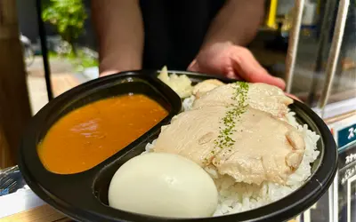 国産鶏カレー＆パリもちクレープが話題！富士森公園横の『8kitchenミヤ』でこだわりグルメを堪能！