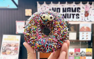 あの可愛いドーナツがもうすぐ見納め…『#NO NAME DONUTS』が“夢だったピザ屋”に全集中！