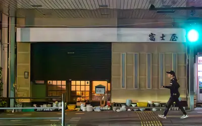 老舗定食屋『富士屋』閉店から5ヵ月──器を通してよみがえる“あの日の記憶”