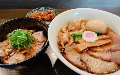 2種チャーシューと地鶏スープの極み。八王子で出会った中華そばの名作