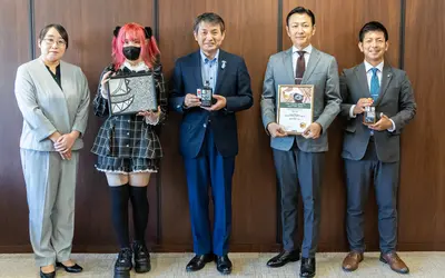 世界が認めた八王子クラフトリキュール！金賞受賞を市長表敬訪問で報告