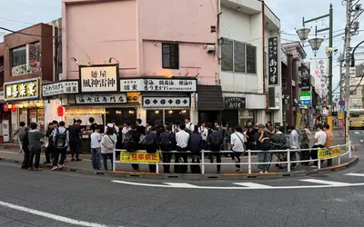 西八駅前に突如行列…八王子ラーメンの新店『中華そば あじさい』試食会レポ【10/7オープン】