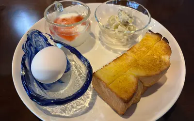 八木町で見つけた“朝だけの隠れ家カフェ”。モーニングプレートで優雅なひととき