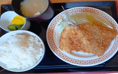 人情味あふれる定食屋さん めじろ台駅前ショッピングセンター『笑楽(わがく)』