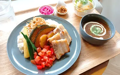 「カフェっぽい」カレー屋さん 八王子市みなみ野『373-DINING』