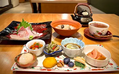 めじろ台の隠れ家料理店『だしの和食 あじなお』で日本の食文化と特別な時間を！