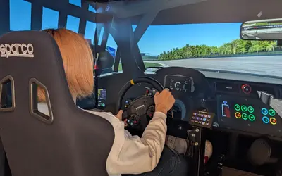 北野でレーサー気分！超リアルな走行体験が楽しめる『Moe Drive(モエドライブ)』へ行ってきた！