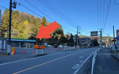 この先しばらくコンビニなし。高尾〜相模湖方面で助かるファミマが復活