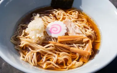 危うく見逃すところだった…ひっそり味変中。100圓ラーメンの限定“煮干し味”