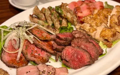 コスパ最高の肉バルを八王子駅チカで発見！ハッピーアワーもお得すぎる