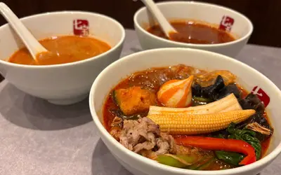 店内仕込みの薬膳スープに感動！八王子に上陸の『七宝麻辣湯』