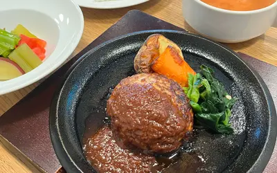 京王堀之内駅から3分！豚と野菜にトコトンこだわる『PORK.M』