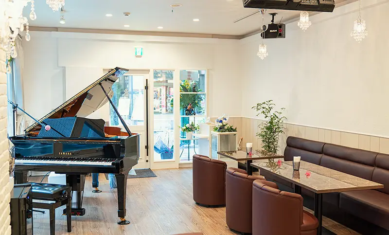 【閉店】Grand Blue(グランド ブルー)｜ピアノのあるカフェ&バーが八王子ドンキ近くに!!