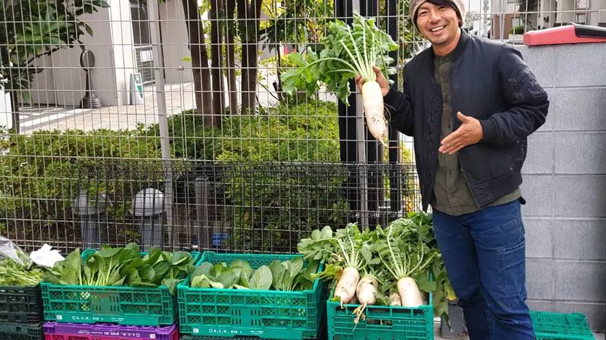 【よみっこ】イケメン農家ふなきさんの『100円野菜』直売所