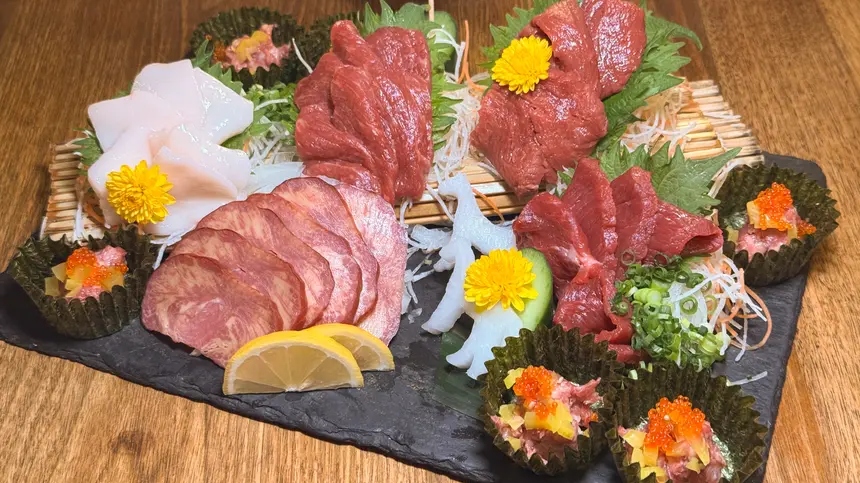 八王子ビートレインズ応援店『馬肉酒場 馬ノ丈』鮮度抜群の馬肉を多彩な料理で！