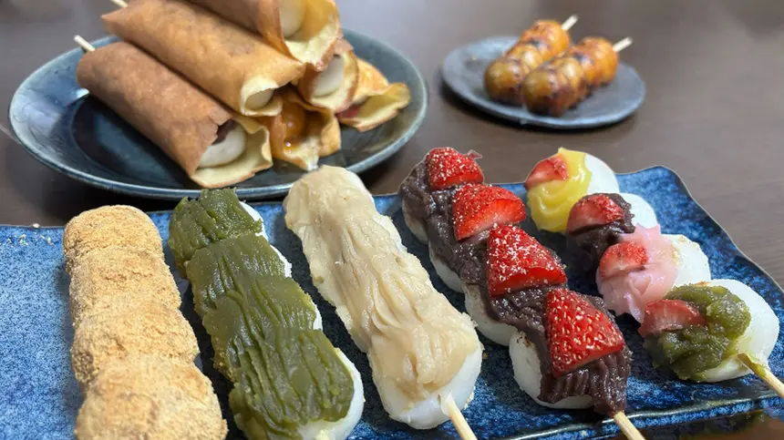 京八駅前で香ばしさ全開の焼き立てだんご!なつかしい定番から映える創作まで『米粉家』