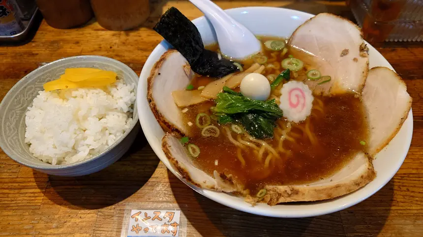 中野山王のやきとり『夢民』でランチタイムにラーメンがいただけます！