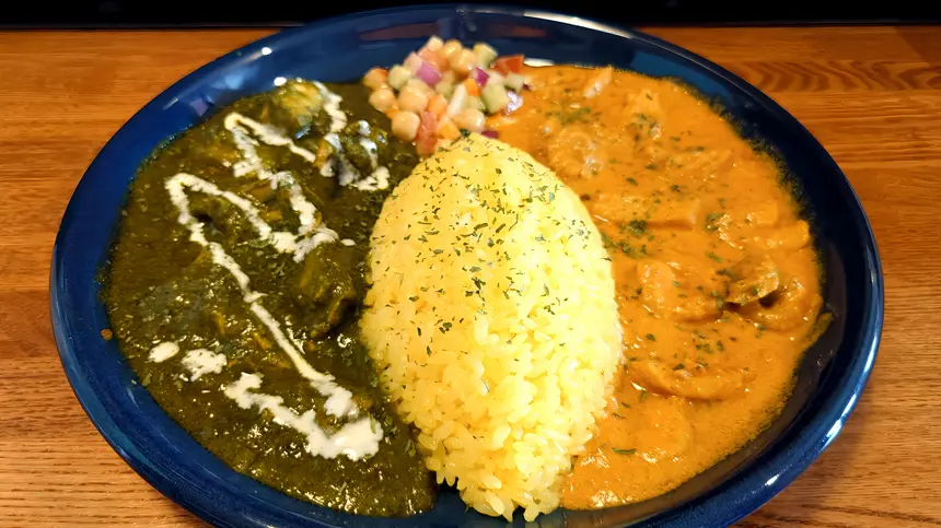 グルテンフリーの極上スパイスカレーを堪能『CURRY LOUNGE ハーフ&ハーフ』