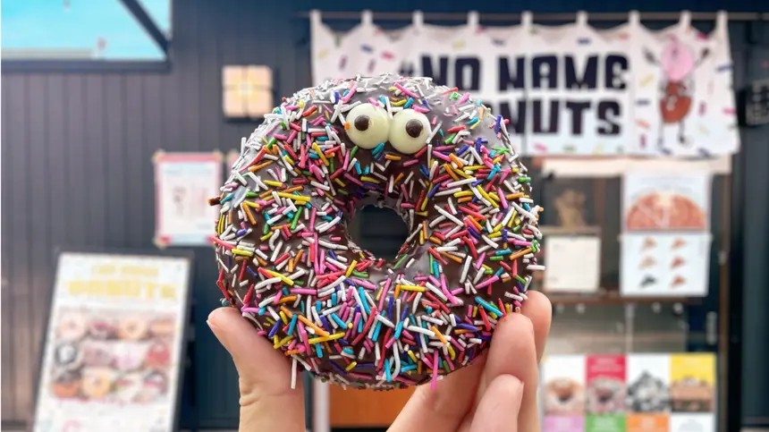 あの可愛いドーナツがもうすぐ見納め…『#NO NAME DONUTS』が“夢だったピザ屋”に全集中!
