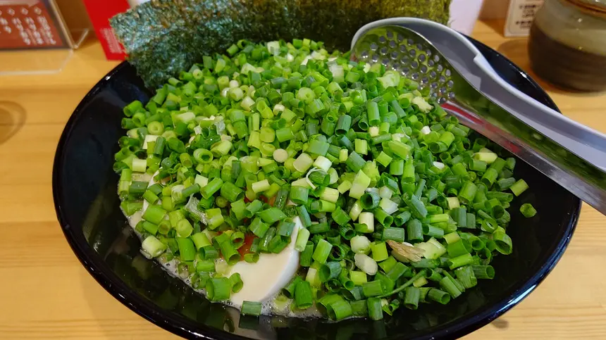 八王子の人気豚骨ラーメン店が閉店。まさかの“大胆転身”で新系統に！？