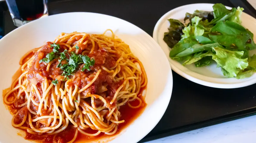 パスタランチ700円!新オープンのコスパ最強“救世主ランチ”を八王子駅チカで発見!