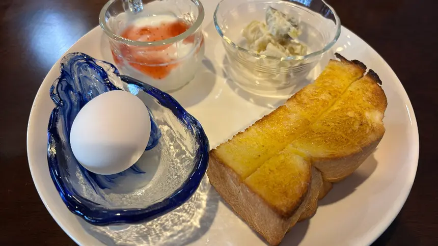 八木町で見つけた“朝だけの隠れ家カフェ”。モーニングプレートで優雅なひととき