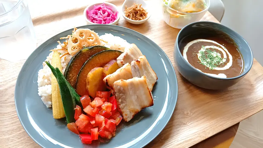 「カフェっぽい」カレー屋さん 八王子市みなみ野『373-DINING』