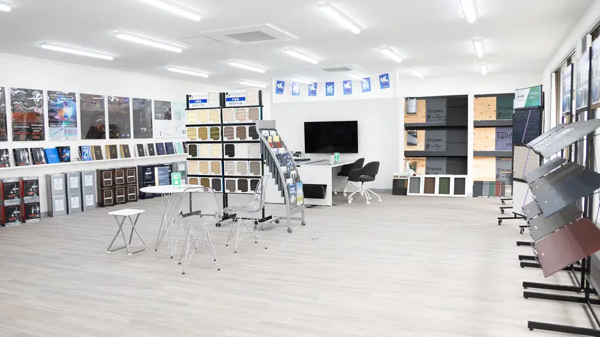 外壁塗装のイメージが変わる！『鈴吉ペイント』の新ショールーム潜入レポ＆失敗しないリフォームの極意