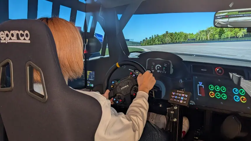 北野でレーサー気分！超リアルな走行体験が楽しめる『Moe Drive(モエドライブ)』へ行ってきた！