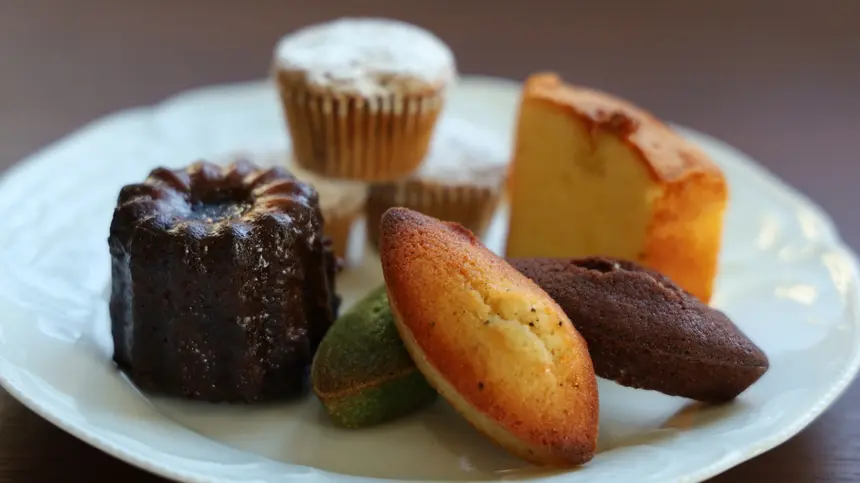 西八で“世界初の茶葉”体験。特別なお茶とごほうび菓子がそろう新店