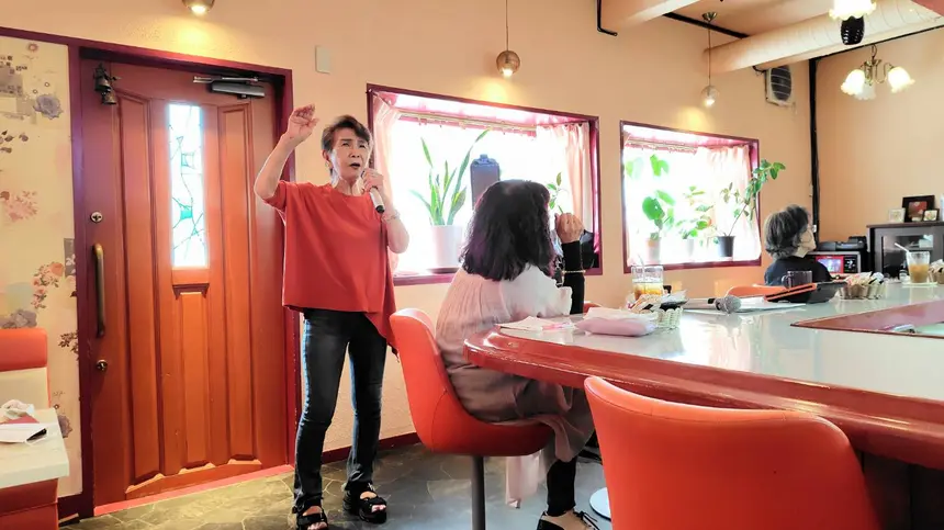 70代女子も週2通い！？昼カラで盛り上がる『スナックかぼちゃ』に潜入してみた！