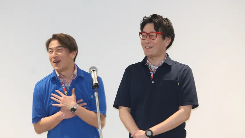 介護施設に笑いを届けています。介護漫才『かいごーず』