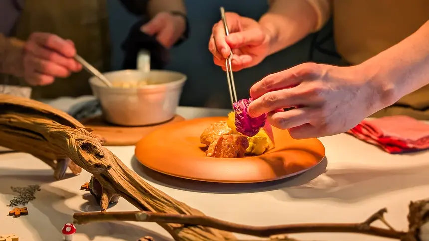 遊び心あふれる一皿に笑顔。野菜が主役のカウンターレストラン『Lantana』