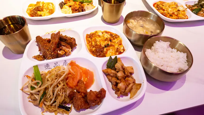 ランチ980円で中華バイキング！八王子駅近に『逸品居』がオープン