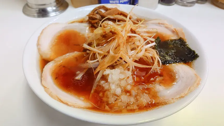 受け継がれてきた八王子ラーメンの王道。地元に愛され続ける一杯『みんみんラーメン本店』