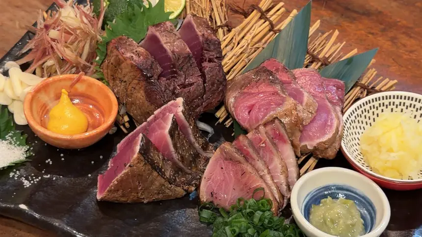 八王子の活気あふれる居酒屋で食べる藁焼き料理！『心地酔い真っすぐ』